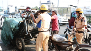 CSGT xử lý nghiêm xe tự chế nghênh ngang trên phố