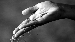 Bài học về hạnh phúc của bác sĩ gốc Ấn