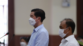 Cựu Giám đốc Sở Xây dựng xin hoãn phiên tòa vì "yếu, khó thở"