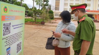 Dùng mã QR giải quyết thủ tục hành chính tại huyện Cư Kuin