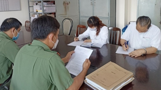 Công an làm việc với 2 người cầm đầu nhóm “Trừ quỷ Bảo Lộc”