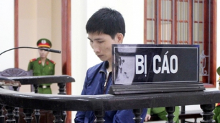 Bom nổ trên xe tốc hành