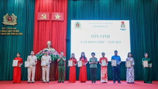 Cục Cảnh sát quản lý trại giam, cơ sở giáo dục bắt buộc, trường giáo dưỡng tôn vinh “người lao động giỏi”