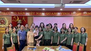 Hạnh phúc khi làm "mẹ đỡ đầu" của 2 cháu mồ côi