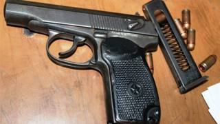 Bắt giữ 3 đối tượng dùng súng “nói chuyện" trên phố cổ Hà Nội