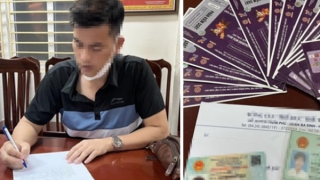 Bắt 2 phe vé "hét" giá 20 triệu đồng/cặp vé trận chung kết