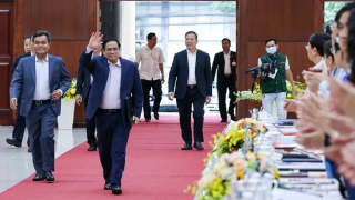 Thủ tướng Phạm Minh Chính làm việc với Ban Thường vụ Tỉnh ủy Gia Lai