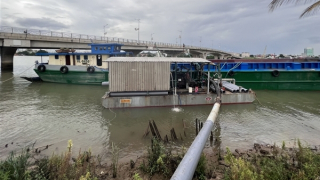 Bơm hút cát san lấp trái phép còn chống người thi hành công vụ