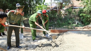 Công an Hà Tĩnh đồng hành xây dựng nông thôn mới