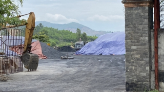 Phạt chủ bãi than “nhuộm đen” ruộng lúa