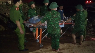 Ba người tử vong do sập tường nhà