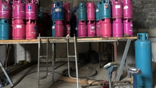 Cơ sở sang chiết gas lậu đặt ngay gần khu công nghiệp