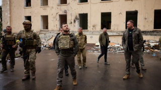 Tổng thống Ukraine rời thủ đô, tới Kharkov sa thải lãnh đạo an ninh địa phương