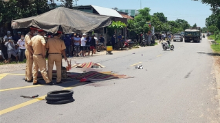Va chạm xe tải ben, 2 vợ chồng đi xe máy tử vong