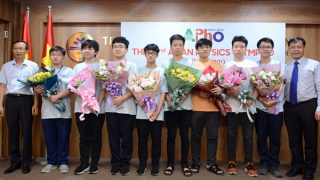 8/8 học sinh Việt Nam đoạt giải tại Olympic Vật lý Châu Á - Thái Bình Dương