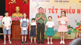 Trao giải cuộc thi vẽ tranh phòng, chống dịch COVID-19