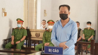 Chém người khác trọng thương vì mâu thuẫn mua bán gỗ keo