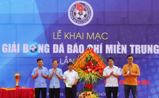 Gần 300 vận động viên tham gia Giải bóng đá Báo chí miền Trung lần thứ VIII