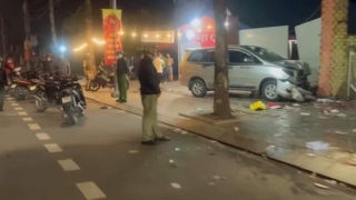 Điều tra vụ ô tô mất lái tông 3 người trong một gia đình thương vong