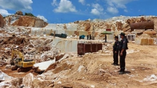 Hàng loạt cán bộ ở Nghệ An bị kỷ luật liên quan vụ khai thác đá trắng