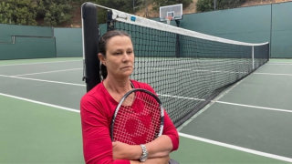 Nỗi đau trên sân quần vợt