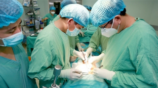 Xúc động 2 ca ghép thận từ người hiến tạng chết não