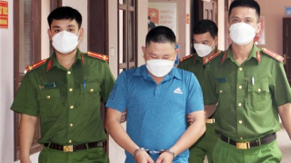 Lợi dụng dự án xoá đói giảm nghèo để "thu" 235 triệu đồng của dân