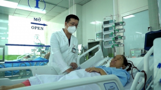 Hạ thân nhiệt cứu sản phụ nguy kịch không biết mình mang thai