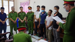 Triệt phá nhóm tiêu thụ hàng trăm xe gian