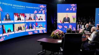 Cửa lại mở về châu Á