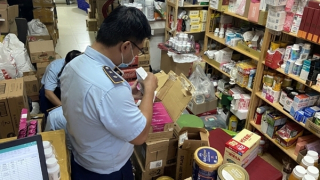 Giám sát, xử lý nghệ sĩ quảng cáo sản phẩm kém chất lượng