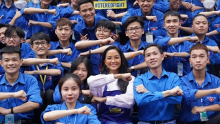 Hoa hậu H’hen Niê kêu gọi thay đổi các định kiến giới