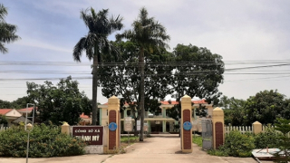 Chủ tịch xã bị đánh ghen tại phòng làm việc