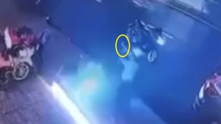 Rút súng đe dọa sau khi cự cãi trên đường