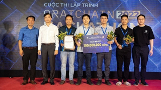 Trung úy Công an giành giải Nhất cuộc thi lập trình Oraichain Hackathon 2022