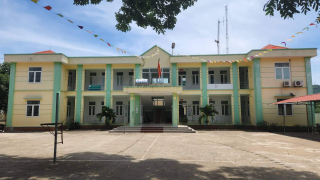 Xác minh Clip chủ tịch UBND xã “trần như nhộng” với thuộc cấp tại trụ sở