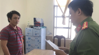 Làm giả "sổ đỏ" rồi mang đi cầm cố