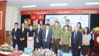 Bàn giao trang thiết bị phòng, chống dịch COVID-19 Cho Cục Quản lý xuất nhập cảnh