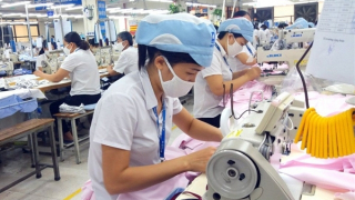 Công nhân chật vật trong "bão giá"