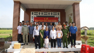 Công an tỉnh Tây Ninh tặng “Nhà tình nghĩa” cho thân nhân liệt sĩ