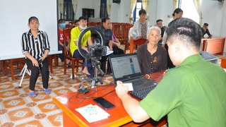 Đẩy nhanh tiến độ cấp CCCD gắn chip và tài khoản định danh điện tử cho người dân