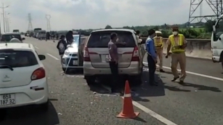 5 ô tô va chạm liên hoàn trên cao tốc