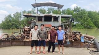 Lực lượng Công an phối hợp đánh mạnh "cát tặc" trên sông, biển