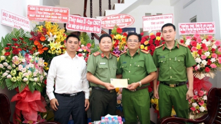 Nhiều đơn vị, địa phương chúc mừng Văn phòng thường trú Báo CAND khu vực ĐBSCL