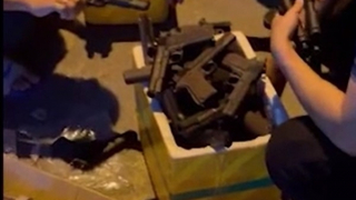 Kho hàng nóng được cất giấu trong tiệm internet