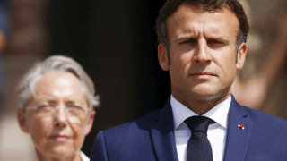 Đi tìm cách tháo ngòi nổ khủng hoảng chính trị ở Pháp