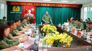 Thứ trưởng Lê Văn Tuyến kiểm tra công tác tại Bệnh viện 199