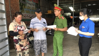 Công an huyện Cư Jút phát hơn 16.000 tờ rơi cảnh báo tội phạm