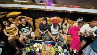 Đột kích quán bar, 32 "dân bay" đang phê ma túy