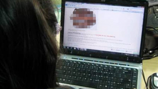 Muôn vàn cạm bẫy "chat sex" nhằm vào các thiếu nữ